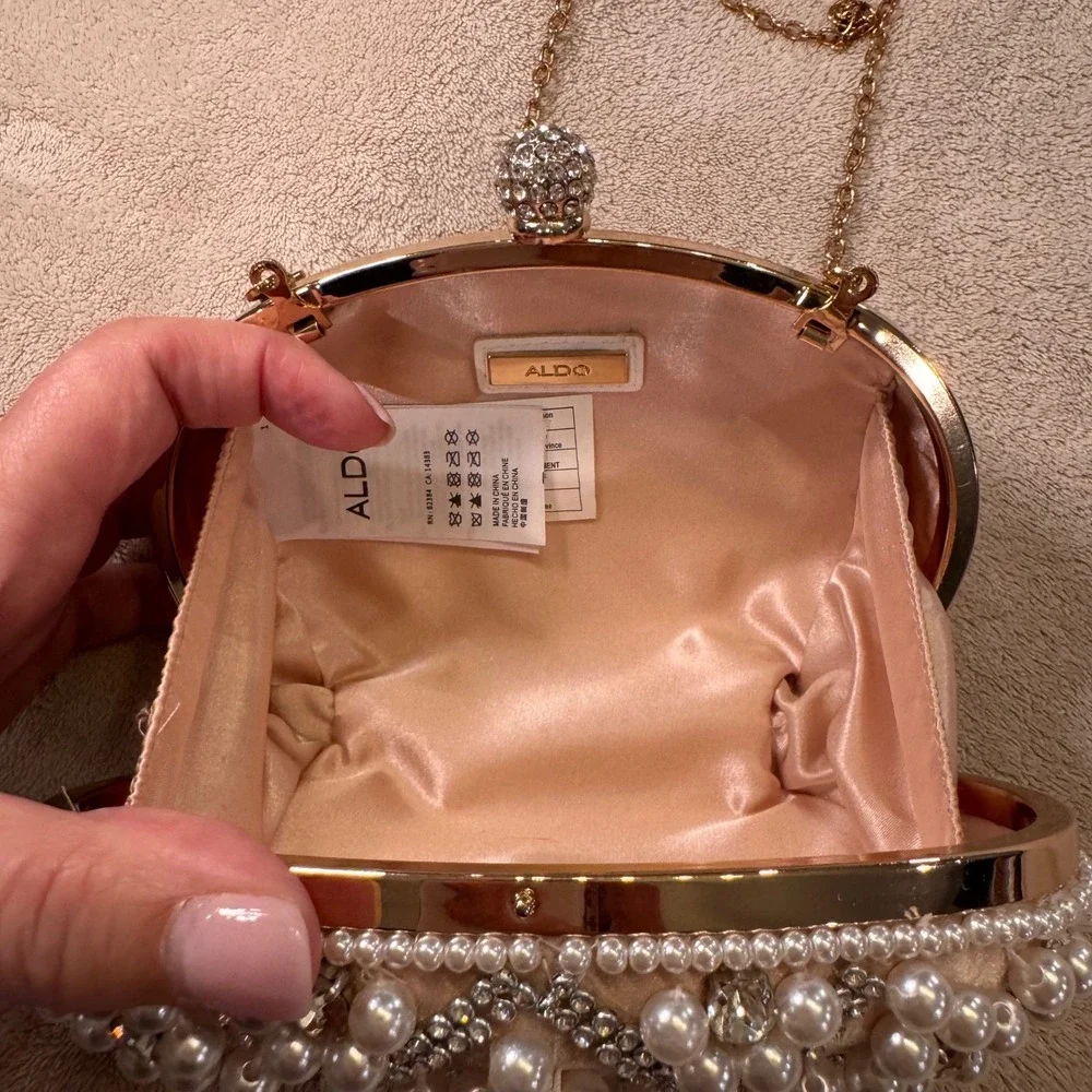 ALDO Pearl Rhinestone Clutch Bridal Wedding Guest Formal Party‎ Luxe Chic